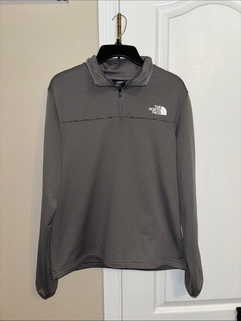The North Face Men's Gray Half-Zip Fleece Pullover